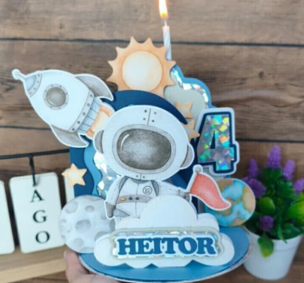Arquivo de Topo de bolo Vela 3D Astronauta
